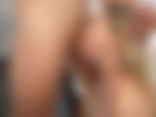 PeachAnna's Live Sex Cam Show