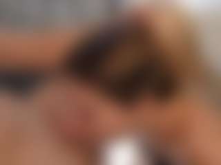PeachAnna's Live Sex Cam Show
