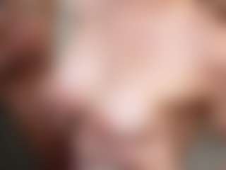 PeachAnna's Live Sex Cam Show