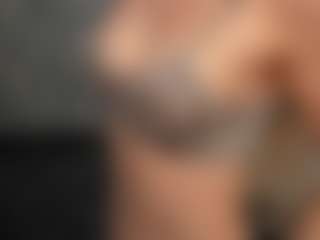 Live cam show with PeachAnna - Atm on Latina Girls