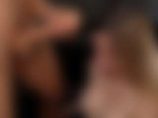 PeachAnna's Live Sex Cam Show