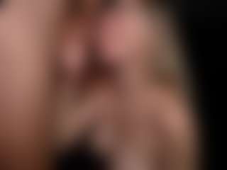 PeachAnna's Live Sex Cam Show