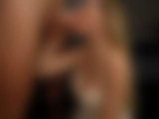 PeachAnna's Live Sex Cam Show