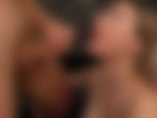 PeachAnna's Live Sex Cam Show