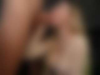 PeachAnna's Live Sex Cam Show