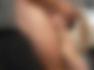 PeachAnna's Live Sex Cam Show
