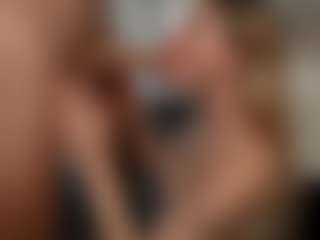 PeachAnna's Live Sex Cam Show