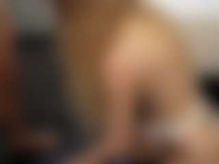 PeachAnna's Live Sex Cam Show
