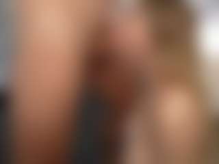 PeachAnna's Live Sex Cam Show