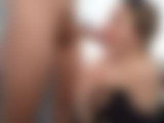 PeachAnna's Live Sex Cam Show