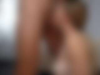 PeachAnna's Live Sex Cam Show