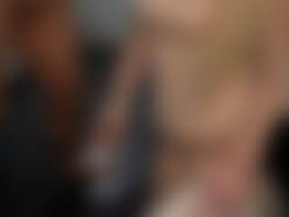 PeachAnna's Live Sex Cam Show