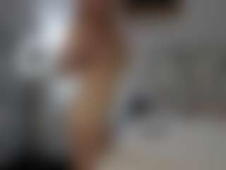 PeachAnna's Live Sex Cam Show