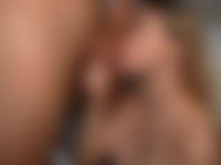 PeachAnna's Live Sex Cam Show