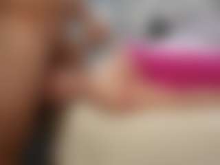 PeachAnna's Live Sex Cam Show