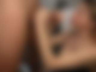 PeachAnna's Live Sex Cam Show