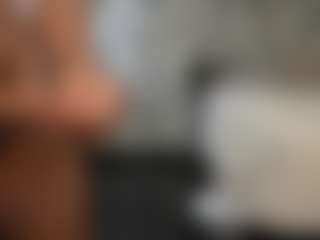 PeachAnna's Live Sex Cam Show