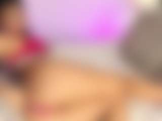 Live cam show with Alexa Whittee - Hot on friskycurves.com