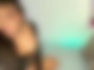 Live cam show with Alexa Whittee - Brown Eyes on AdultVida.com