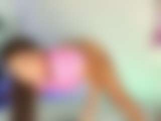 Live cam show with Alexa Whittee - Strip Curvy on CamSodaAdn