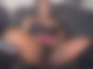Live cam show with NynaStax - Cum Curvy on SpunkLive