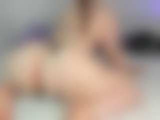 Live cam show with vampire-girl - Curvy Latina on iamadamtest123.com