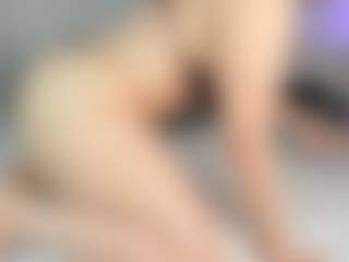 Live cam show with vampire-girl - Latina on Adult Interactions