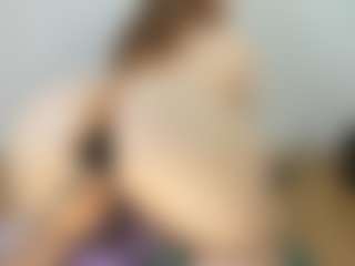 Live cam show with vampire-girl - Oil on CamwithHer