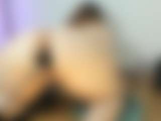 Live cam show with vampire-girl - Bedroom Curvy on CSO-WL