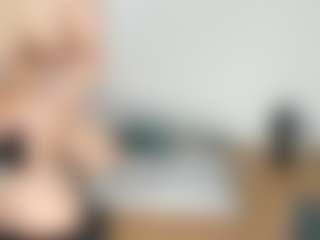 Live cam show with vampire-girl - Gamer Latina on live18s.com