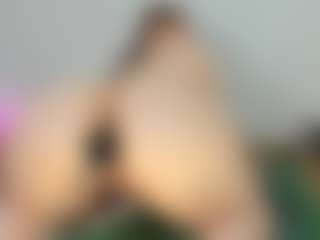 Live cam show with vampire-girl - Fingers on Streamer API