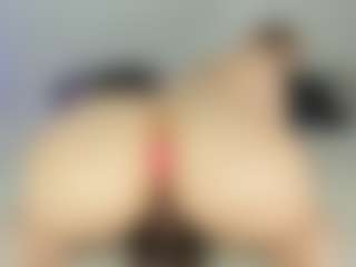 Live cam show with vampire-girl - Oil on Camsoda