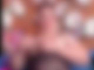 Live cam show with ingritbittch - Hairy on TeamSkeetLive