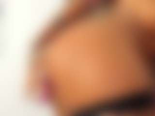 Antonia's Live Sex Cam Show