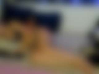 Live cam show with Ariana - Tiny on Camsoda