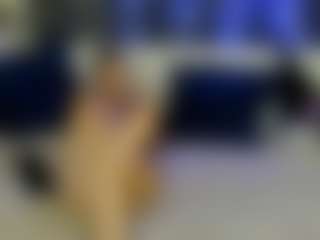 Live cam show with Ariana - Living Room on Dolls Live