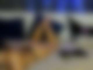 Live cam show with Ariana - Living Room on CamSodaAdn