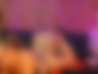 Live cam show with Ariana - Living Room on madthumbs