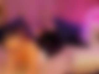 Live cam show with Ariana - Living Room on Camsoda