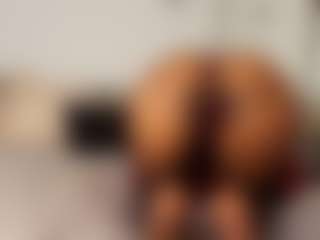 Live cam show with Angellyque - Long Legs on CamClone