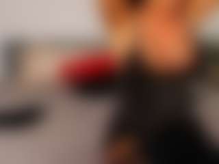Angellyque MILF webcam performer live streaming