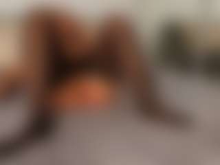 Angellyque MILF webcam performer live streaming