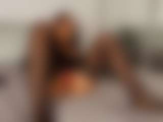 Angellyque MILF webcam performer live streaming