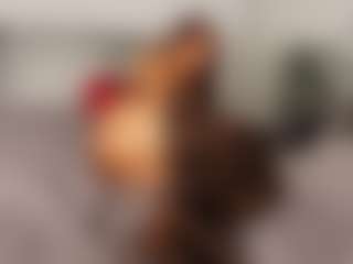 Angellyque MILF webcam performer live streaming