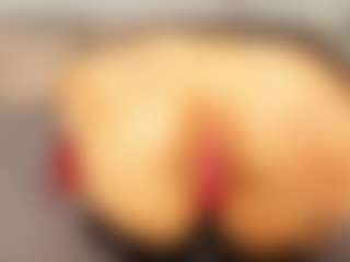 Live cam show with Angellyque - Lush MILF on Camsoda