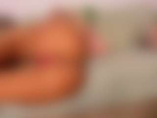 LexiLow MILF webcam performer live streaming