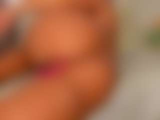 LexiLow MILF webcam performer live streaming