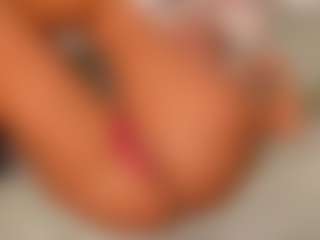 Live cam show with LexiLow - Curvy MILF on livesuperchat.net