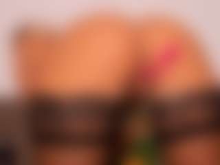 LexiLow MILF webcam performer live streaming