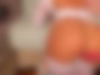 Live cam show with LexiLow - Bedroom on Soda Cam